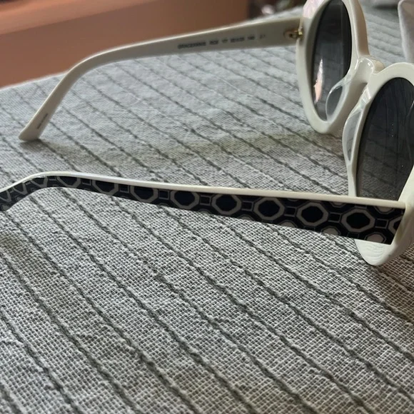 Kate♠️Spade GRACEANN White Round Rim Graphic Print 👓 Sunglasses & Case - Picture 4 of 5